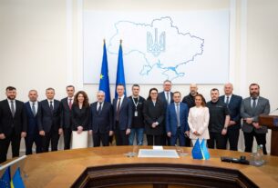 Новини України - Оновлений Кабмін провів перше засідання