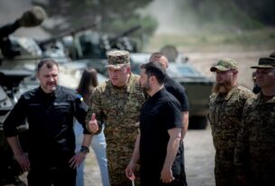 Новини України - Президент відвідав тренувальну базу Нацгвардії