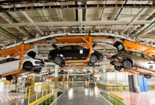 Новини світу - Російський ГАЗ скорочує робочий тиждень через обвал авторинку