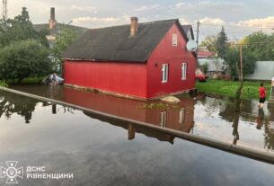 Новини України - Рятувальники ліквідують наслідки негоди в п'яти областях