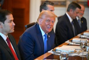 Новини України - Трамп анонсував більше зброї для України