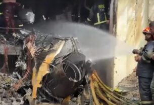 Новини світу - У Бангладеш винищувач упав на дах коледжу