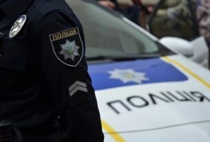 Новини Києва - У Києві чоловік демонстрував прапор із нацистською символікою