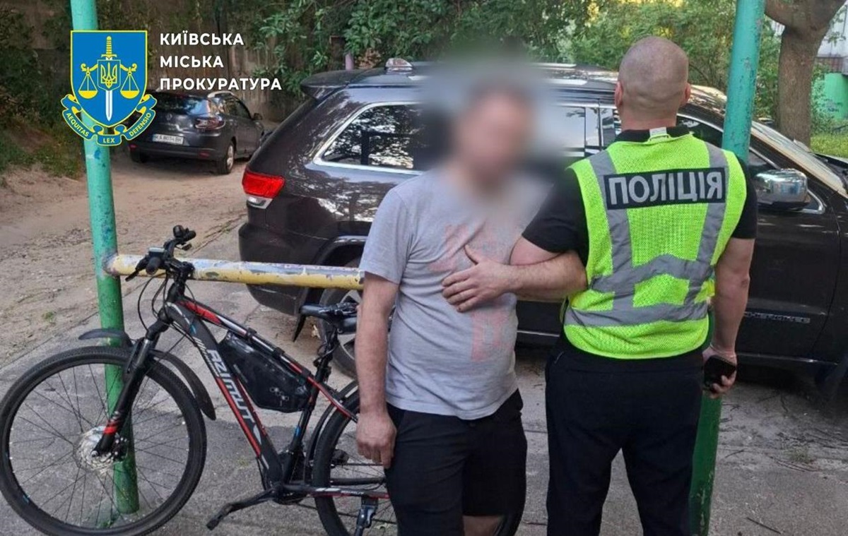 Новини Києва - У Києві обстріляли автомобіль волонтерки