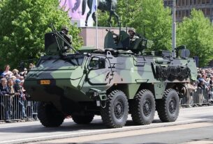 Новини України - Україна одержала від Латвії першу партію БТР Patria
