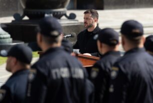 Новини України - Зеленський вручив держнагороди поліцейським