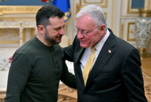 Новини світу - Зеленський зустрівся з Келлогом у Римі