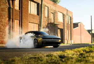 Авто новини - Dodge повертає бензиновий Charger