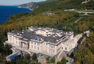 Новини світу - Дрони підпалили ліс під палацом Путіна - ЗМІ