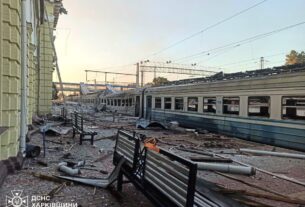 Новини України - ДСНС показали наслідки удару РФ по Лозовій