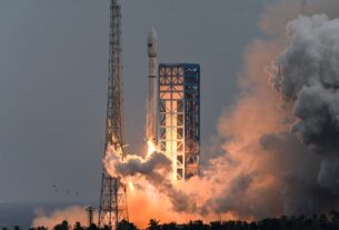Технології - Китай вивів на орбіту сім нових супутників