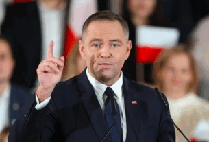 Новини світу - Новий президент Польщі Навроцький склав присягу
