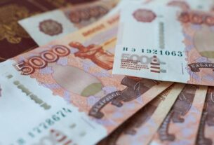 Новини бізнесу - РФ уперше витратила на війну половину зібраних податків - ЗМІ