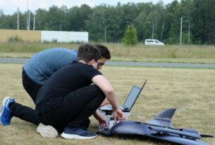 Новини світу - Розвідка Британії: РФ готує дітей до війни дронів