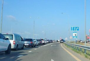 Новини України - Ситуація в Криму: без зв’язку і черга на міст