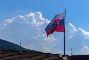 Новини світу - Словаччина відновила туристичні візи росіянам