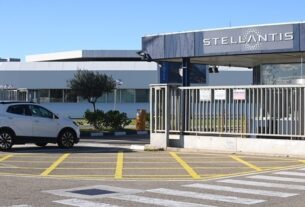 Авто новини - Stellantis заморозила розробку власної системи автономного водіння