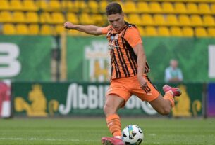 Новини спорту - У матчі Шахтаря з Вересом ровенські фани поспівчували втраті батька гравцем