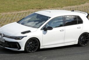 Авто новини - Volkswagen готує найпотужніший Golf R з мотором від Audi RS3