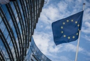 Новини світу - ЄС розглядає введення вторинних санкцій проти РФ - ЗМІ