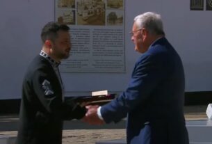 Новини України - Зеленський нагородив Келлога орденом