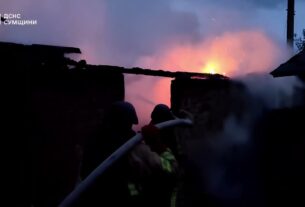 Сумщина: рятувальники ліквідували пожежу в житловому секторі, спричинену черговою російською атакою