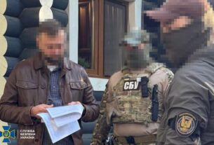 Новини України - Чиновник МЗС продавав росіянам паспорти для "легалізації" в ЄС