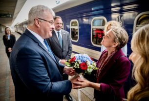Новини України - До Києва прибули представники чотирьох країн - ОП