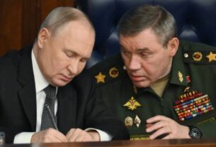 Новини світу - Герасимов обманює Путіна щодо фронту - Reuters