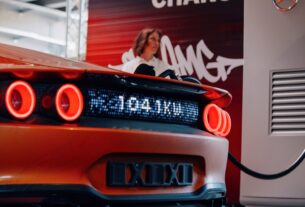 Авто новини - Mercedes AMG представила мегаватну зарядку для електромобілів