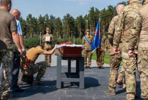 Новини України - На НВМК поховали першого упізнаного захисника