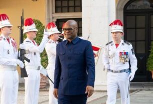 Новини світу - Посла ПАР знайшли мертвим під готелем в Парижі