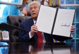Новини бізнесу - Трамп оголосив нові мита на імпорт ліків, вантажівок і меблів