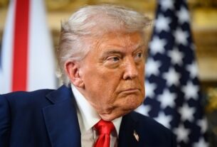 Новини політики - Трамп про війну: Економіка Росії котиться в пекло