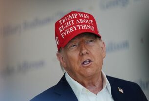 Новини світу - Трамп висловився за позбавлення ліцензій телеканалів, які його критикують