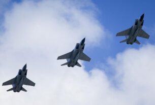 Новини світу - Три російські МіГ-31 пролетіли над Естонією