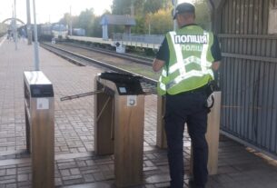 Новини Києва - У Києві підліток впав із товарного поїзда: йому відірвало ногу