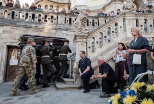 Новини України - У Львові проходить церемонія прощання з Парубієм