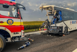 Новини світу - У Словаччині автобус потрапив у ДТП, є загиблий та 28 поранених