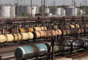 Новини світу - Експорт нафти РФ впав до мінімуму з 2022 року - ЗМІ