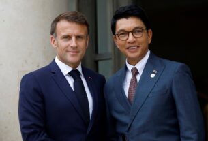 Новини світу - Франція евакуювала президента Мадагаскару через військовий переворот