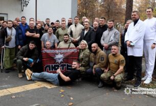 Олександр Усик провідав поранених бійців Нацполіції