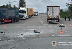Новини України - Під Львовом маршрутка зіткнулася з вантажівкою: є постраждалі