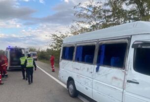 Новини України - Під Одесою на трасі перекинувся мікроавтобус: вісім потерпілих