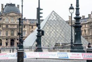 Новини світу - Пограбування Лувру: у Франції підтвердили п'ять нових затримань