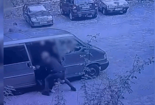 Новини Києва - Поліцейські побили чоловіка біля ТЦК у Києві