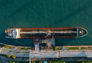 Новини бізнесу - РФ вперше поставила нафту на новий НПЗ у Грузії - ЗМІ