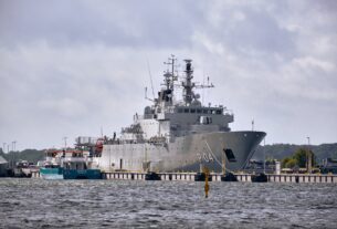 Новини світу - Шведські ВМС відстежують російську субмарину в Балтійському морі
