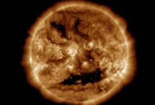 Технології - Сонце "усміхнулося": NASA показало моторошне обличчя зорі