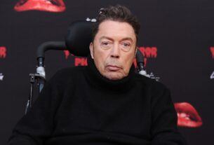 Новини культури - Тім Каррі вперше з’явився на публіці й розповів про життя після інсульту